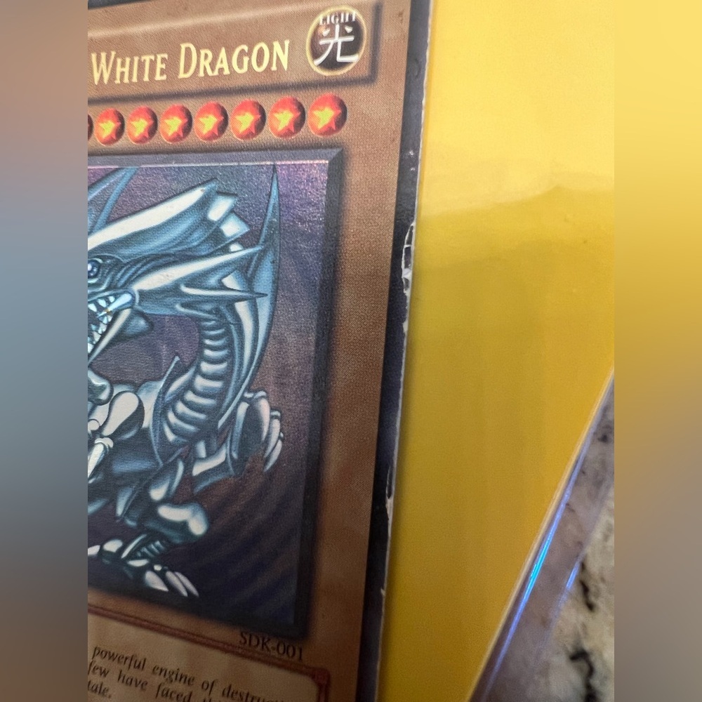 Blue-Eyes White Dragon Trading Card Set - Picture 10 of 12